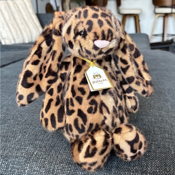 🐆 👑 NWT Jellycat Cobblehop Bunny Ruby Cruiser Exclusive Leopard Print Jellycat - Picture 2 of 15